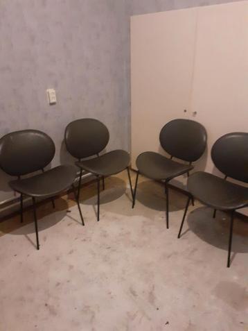 Als nieuwe eethoek stoelen 4 x beschikbaar voor biedingen