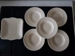 Wedgwood Edme in nieuwstaat ! 5 diepe borden  + 1 schaal, Huis en Inrichting, Keuken | Servies, Verzenden, Nieuw, Bord(en), Wedgwood