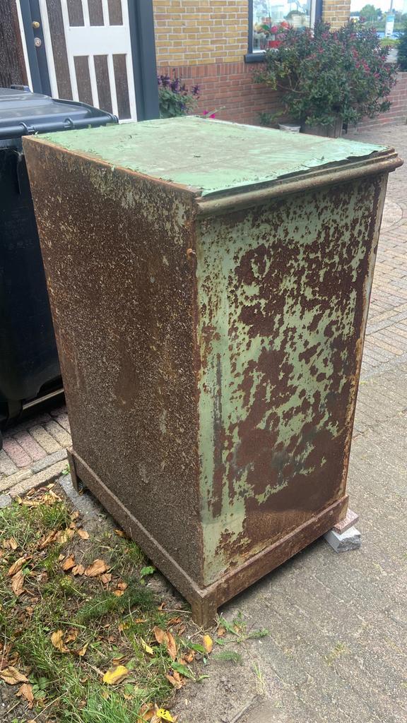 Oude kluis, Huis en Inrichting, Kasten | Lockerkasten, Gebruikt, Ophalen