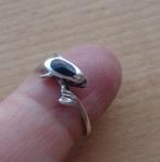 zilveren dolfijn ring met zwart inleg [904], Verzenden, Zo goed als nieuw, 17 tot 18, Dame