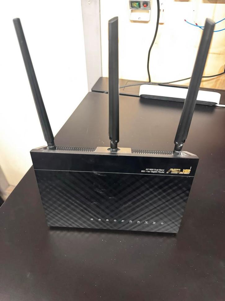 ASUS wifi RT-AC68U Router - Goede Staat, Computers en Software, Routers en Modems, Gebruikt, Router, Ophalen of Verzenden