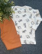 NIEUW, 2-delig unisex pyjamaatje van Kruidvat, maatje 62/68, Kinderen en Baby's, Babykleding | Maat 68, Nacht- of Onderkleding