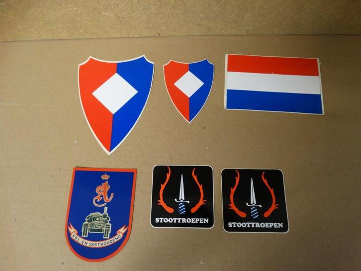 stickers  - landmacht-luchtmacht-marine, Verzamelen, Stickers, Zo goed als nieuw, Ophalen of Verzenden