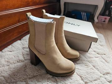 Beige Laarzen Maat 37 - Zo goed als nieuw! beschikbaar voor biedingen