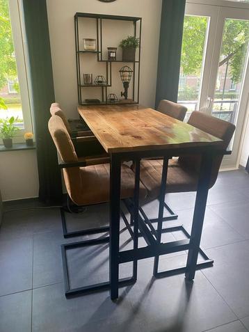 Bartafel incl. 4/6 stoelen (serie Kyan/Lizzy- Leenbakker) beschikbaar voor biedingen