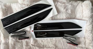 VW R-line Logo Set - Nieuw! Vanaf bouwjaar 2019 beschikbaar voor biedingen