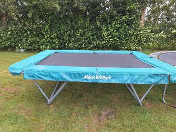 Grote trampoline, goede kwaliteit 3.10 x 2.20 beschikbaar voor biedingen