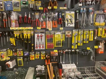Groot assorti gereedschap beschikbaar voor biedingen