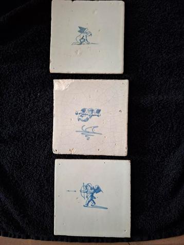 Delfts blauwe Cupido tegels beschikbaar voor biedingen