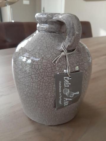 Bella arte pot beschikbaar voor biedingen