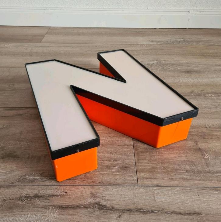 Vintage retro lichtbak letter N oranje design midcentury, Verzamelen, Retro, Huis en Inrichting, Ophalen of Verzenden