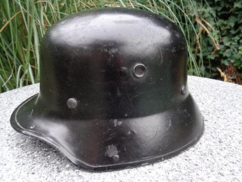 mij onbekende helm , niet uit metaal , parade uitvoering ?, Verzamelen, Militaria | Algemeen, Landmacht, Helm of Baret, Duitsland