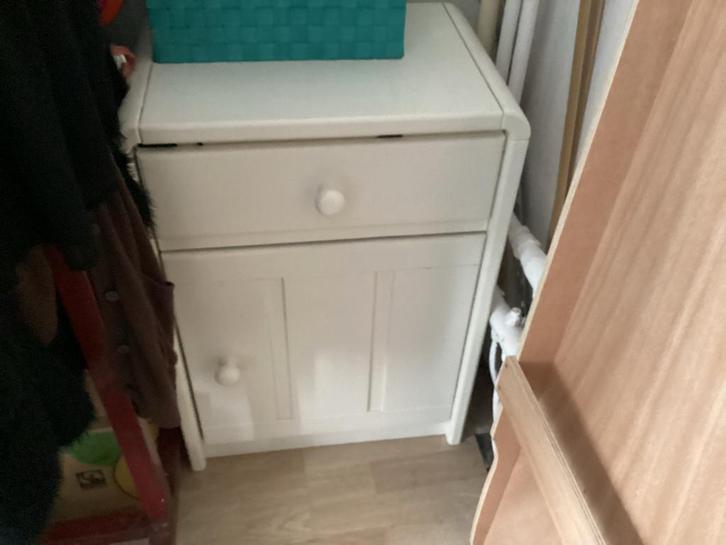 Leuk kastje om te pimpen!, Huis en Inrichting, Kasten | Dressoirs, Gebruikt, Minder dan 50 cm, 25 tot 50 cm, Met lade(s), Overige houtsoorten