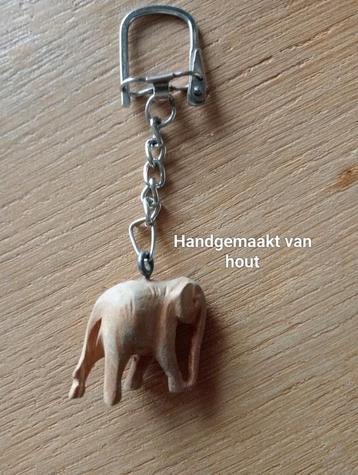 Houten Olifant Sleutelhanger beschikbaar voor biedingen