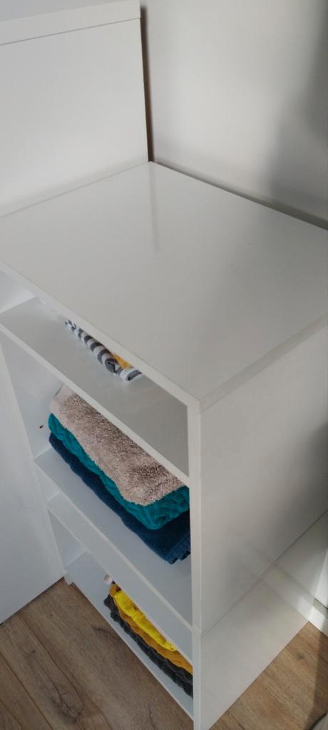 Witte kast met 4 planken - compact en handig!, Huis en Inrichting, Kasten | Ladekasten, Zo goed als nieuw, 50 tot 100 cm, 25 tot 50 cm