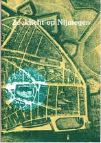Zoeklicht op Nijmegen, Boeken, Ophalen of Verzenden, Zo goed als nieuw, 20e eeuw of later