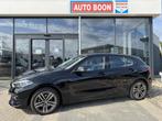 BMW 1-serie 118i 136PK M-SPORTLINE APPCARPLAY/LED/NAVI/ D-CO, 65 €/maand, Gebruikt, Zwart, Origineel Nederlands