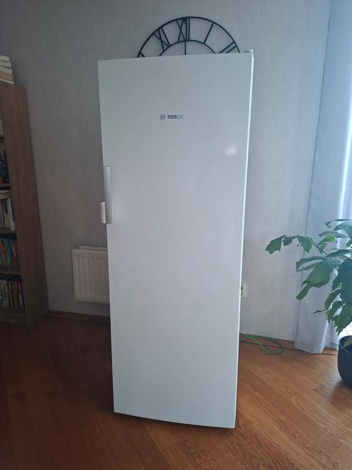 Bosch GSN29EW30 vrijstaande vriezer. 
Hoog model (160 cm).
6, Witgoed en Apparatuur, Vriezers en Diepvrieskisten, Gebruikt, 160 cm of meer