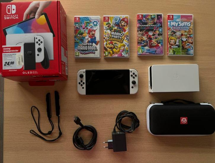 Nintendo Switch Oled inclusief beschermhoes en 4 games, Spelcomputers en Games, Spelcomputers | Nintendo Switch, Zo goed als nieuw