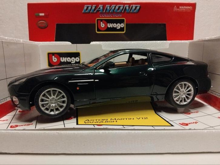 Aston Martin Vanquish British Racing green Bburago 1:18 KRD, Hobby en Vrije tijd, Modelauto's | 1:18, Zo goed als nieuw, Auto