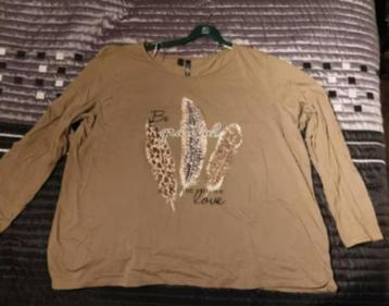Camouflage groen shirt beschikbaar voor biedingen