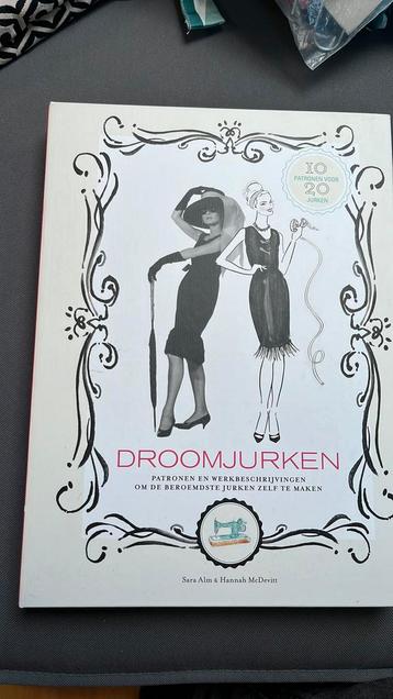 Sara Alm - Droomjurken patronen en beschrijving beschikbaar voor biedingen
