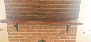 Eiken wandplank schoorsteen antiek met stalen dragers beschikbaar voor biedingen