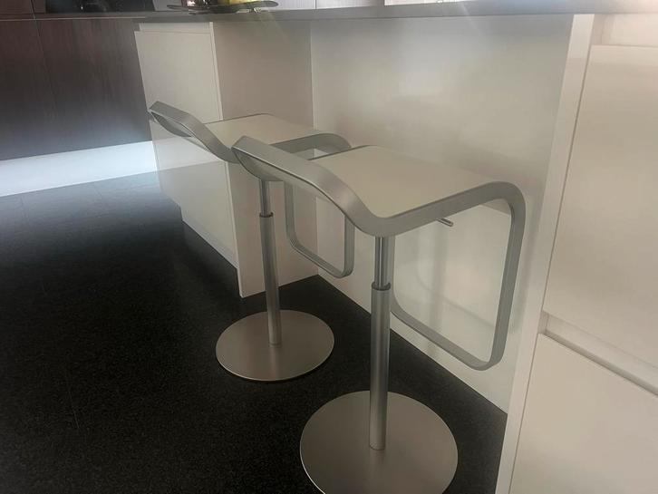 Lapalma barkrukken - Stijlvol design, Huis en Inrichting, Barkrukken, Zo goed als nieuw, 60 tot 90 cm, Metaal, 2 krukken, In hoogte verstelbaar