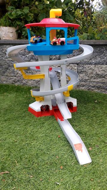 Paw Patrol Verkeerstoren met 2 Auto's beschikbaar voor biedingen