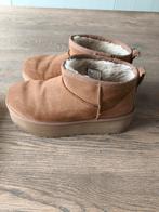 Ugg, maat 38, plateauzool, kleur: chestnut, laag model, Kleding | Dames, Schoenen, UGG, Bruin, Lage of Enkellaarzen, Ophalen of Verzenden