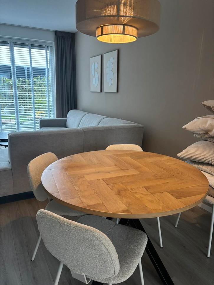 Unieke, ronde visgraattafel, Huis en Inrichting, Tafels | Eettafels, 100 tot 150 cm, 100 tot 150 cm, Vier personen, Rond, Ophalen