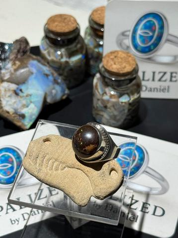 Zilveren ring bezet met australische boulder opaal beschikbaar voor biedingen
