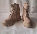 Beige Suedine Enkellaarsjes - Maat 40, Beige, Lage of Enkellaarzen, Ophalen of Verzenden, Zo goed als nieuw