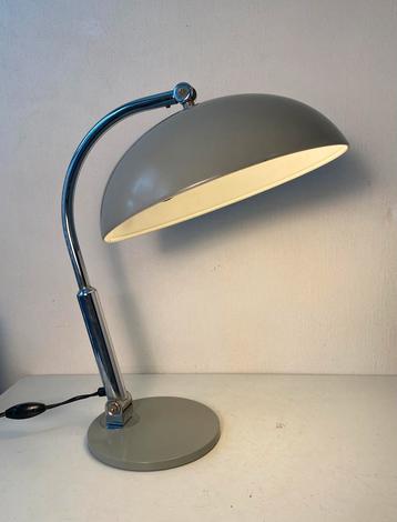 Hala bureaulamp design H. Busquet , model 144 beschikbaar voor biedingen