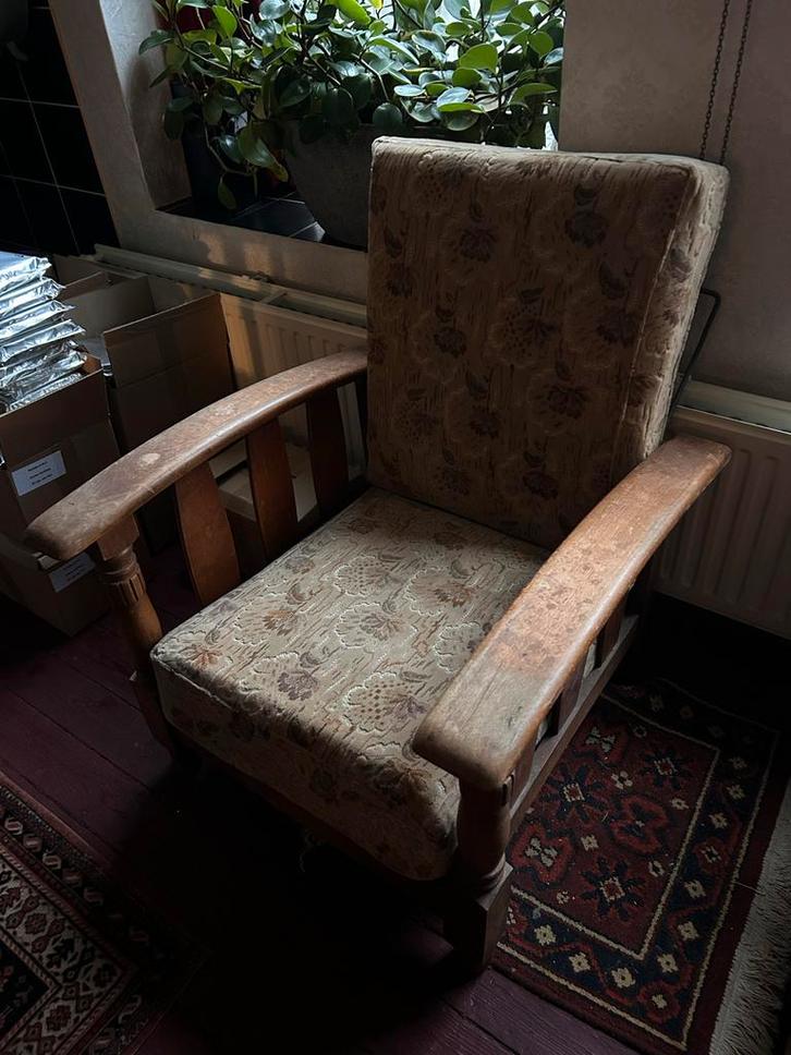 Oude rokersstoel - Opknapper!, Huis en Inrichting, Fauteuils, Gebruikt, Hout, 50 tot 75 cm, Minder dan 75 cm, Ophalen of Verzenden