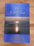 De Vijfde dag - Monique Timmers, Ophalen of Verzenden, Gelezen, Achtergrond en Informatie