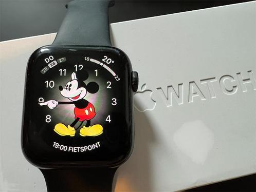 Apple Watch Series 5 Zwart 44mm Space Gray Goede Staat 44 mm, Sieraden, Tassen en Uiterlijk, Smartwatches, Zo goed als nieuw, iOS