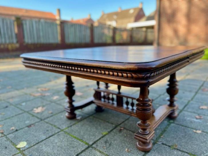 Zeer mooie Henri Deux tafel, Antiek en Kunst, Antiek | Meubels | Tafels, Ophalen of Verzenden