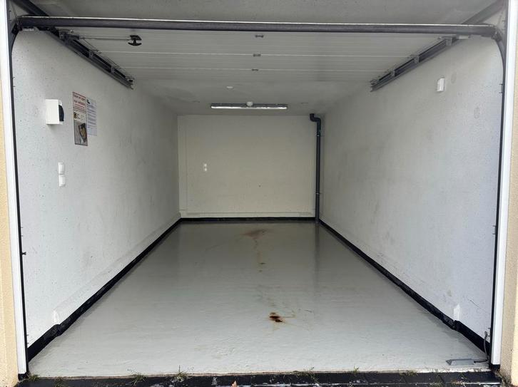 Garagebox 18m2 te huur, Bergen op Zoom, 200 euro ALL-IN, Auto diversen, Autostallingen en Garages