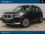 BMW iX1 eDrive20 / Trekhaak / Achteruitrijcamera / Stoelverw, Auto's, BMW, Stof, Zwart, Nieuw, Stuurwielverwarming