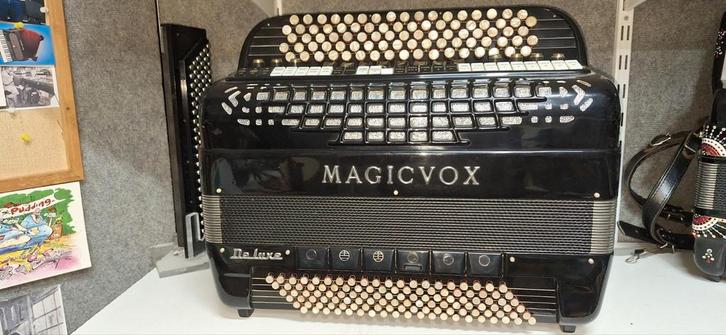 magicvox de luxe 3 kor. knopaccordeon, Muziek en Instrumenten, Accordeons, Gebruikt, Knopaccordeon, 120-bas, Scandalli, Ophalen of Verzenden