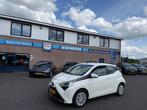 Toyota Aygo 1.0 VVT-i | X-Play 5-Drs | Airco | Carplay, Voorwielaandrijving, Gebruikt, Euro 6, 4 stoelen
