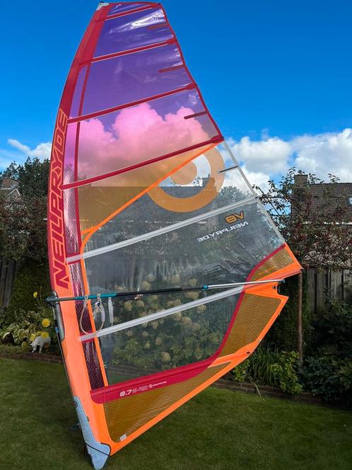 Neilpryde V8 8.7 compleet met mast en giek, Watersport en Boten, Windsurfen, Gebruikt, Complete set, Minder dan 250 cm, 7 m² of meer