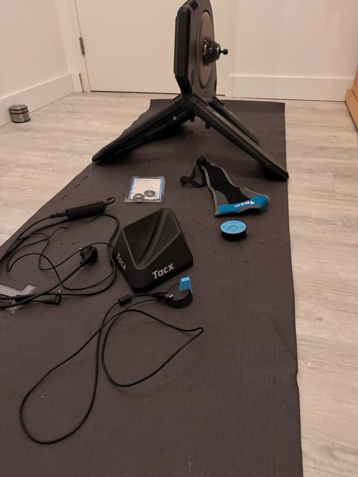 Tacx Neo Fietstrainer, Sport en Fitness, Fitnessmaterialen, Zo goed als nieuw, Overige typen, Ophalen