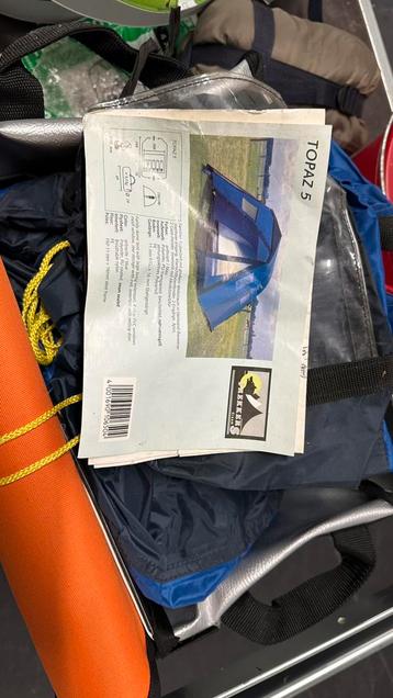 Wil degene die deze tent heeft reageren. beschikbaar voor biedingen