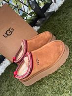 UGG Tazz II | Uggs | Chestnut | Maat 38, Kleding | Dames, Schoenen, Ophalen of Verzenden, Nieuw, Bruin, Pantoffels of Sloffen