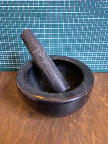 Granieten vijzel beschikbaar voor biedingen