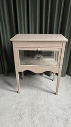 Thee servies kastje, Ophalen