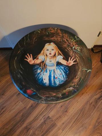 Alice in Wonderland beschikbaar voor biedingen