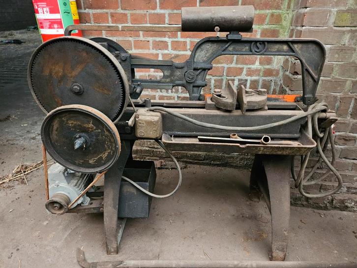 Antieke ijzerzaag op krachtstroom, Antiek en Kunst, Antiek | Gereedschap en Instrumenten, Ophalen